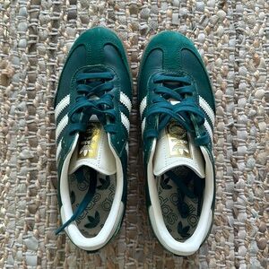 Adidas Sambas in Varsity green Excellent Condition does not include box